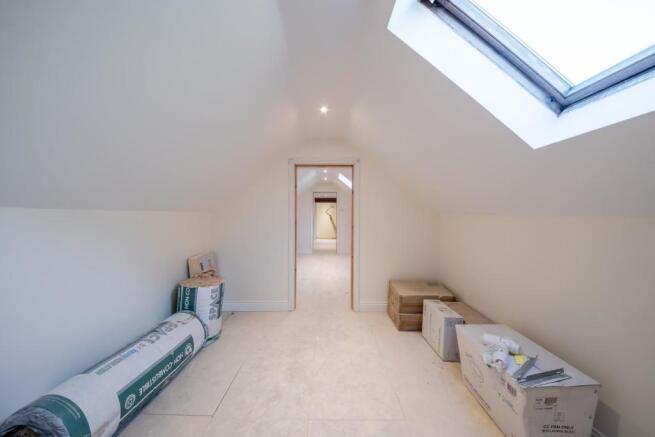 UPSTAIRS ROOM 2 01.jpg