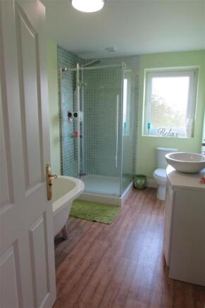 LUXURY BATHROOM