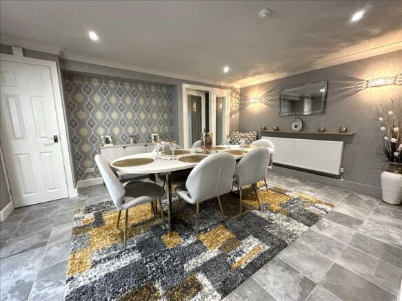 6 bed House for sale Image 6
