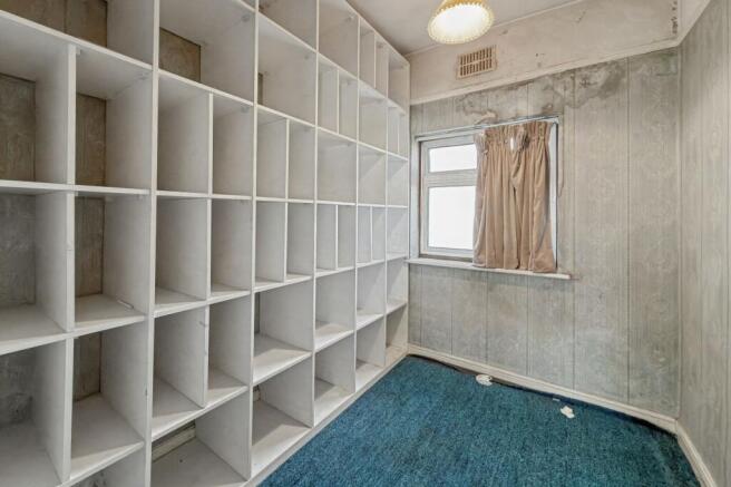 90 Ashurst Drive, Gants Hill, Ilford IG2 6SB