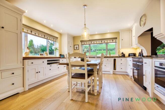 Kitchen / Breakfast Room