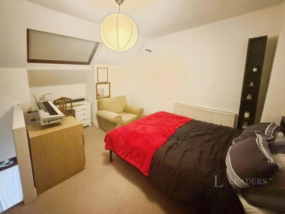 3 bed Terraced to rent Image 8