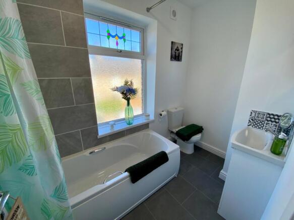 3 bed Terraced for sale Image 12