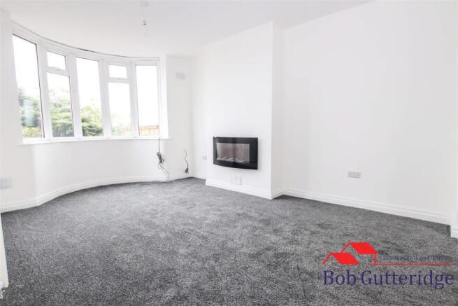 LOUNGE / DINING ROOM