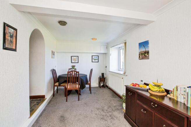 7 bed Detached for sale Image 10