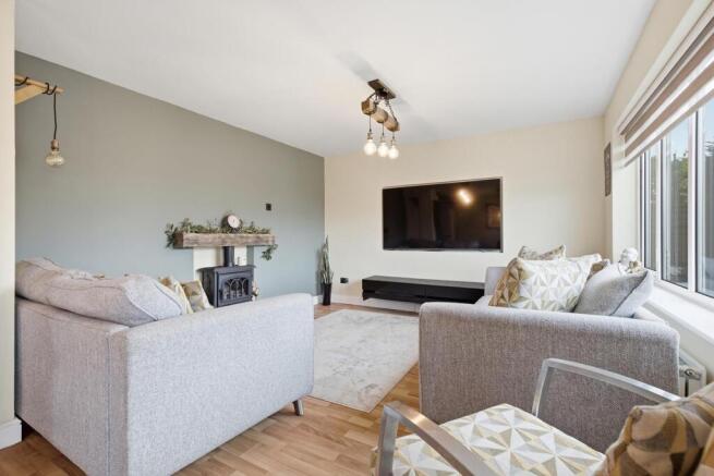 4 bed Detached for sale Image 3