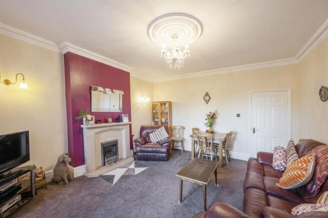 2 bed Flat for sale Image 6