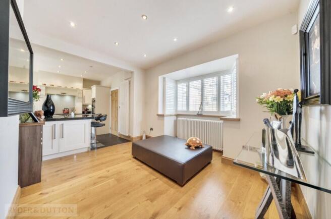 4 bed Detached for sale Image 5
