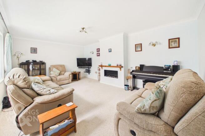 Priory Close, Stradbroke, Eye photo 3