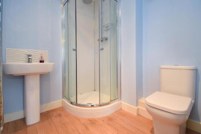 EN SUITE SHOWER ROOM/W.C.