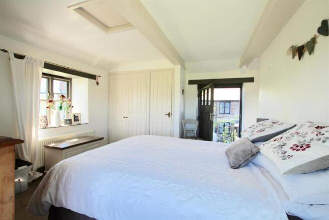 Bedroom 1.jpg