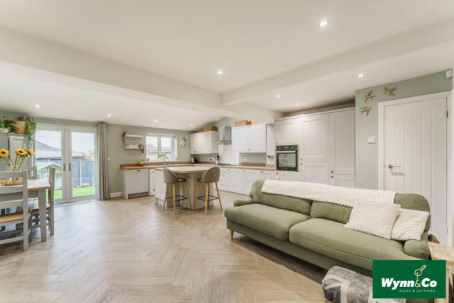 Open Plan Kitchen-Diner & Family 