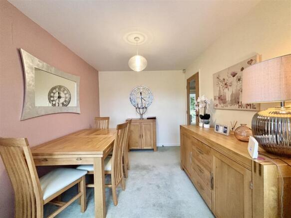 4 bed Detached for sale Image 10