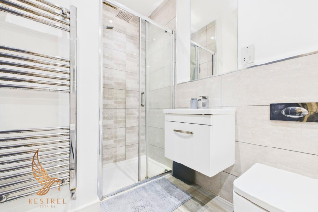 4 bed Detached for sale Image 10
