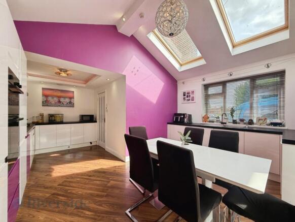 2 bed Semi-Detached for sale Image 6