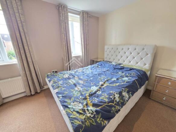 3 bed Semi-Detached for sale Image 9