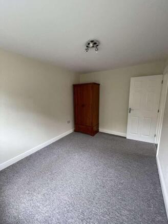 3 bed House to rent Image 6
