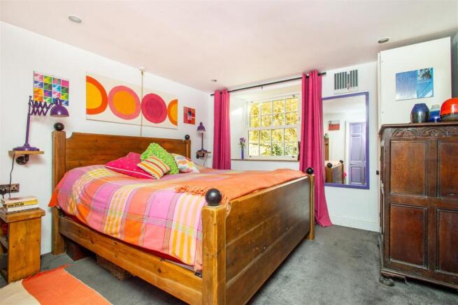 3 bed Detached to rent Image 6