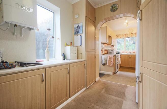 KITCHEN/DINING ROOM