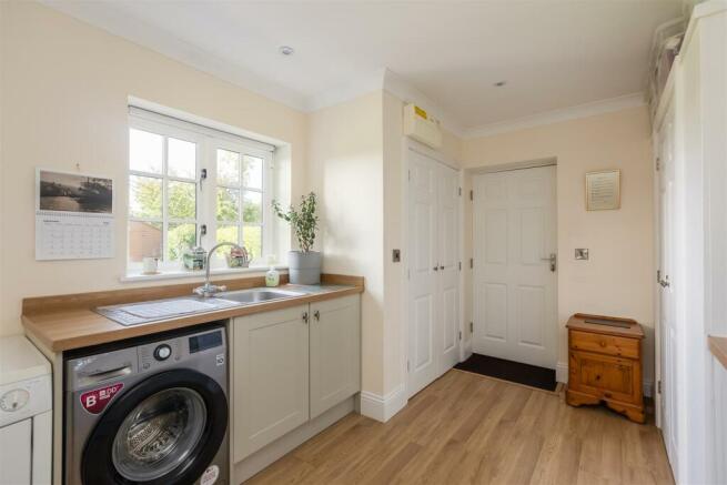 Thornton View 8 Utility Room-2.jpg