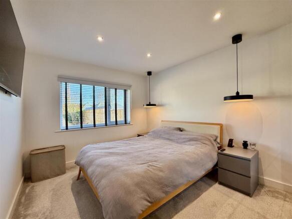 Bedroom  1.jpg