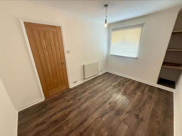 1 bed Ground Flat to rent Image 6
