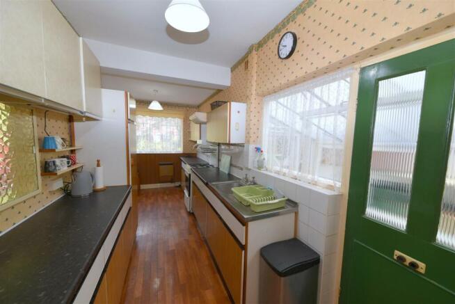 harborne park rd 326 - kitchen 01.JPG