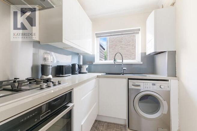 Edwards Close, Worcester Park - KT4 8PE