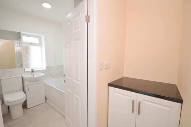 3 bed Terraced for sale Image 6