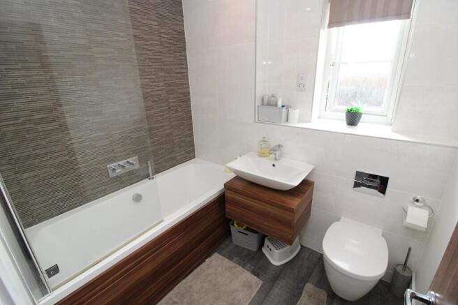 4 bed Semi-Detached for sale Image 12