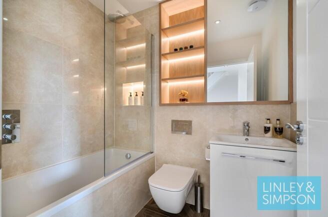 3 bed House for sale Image 11