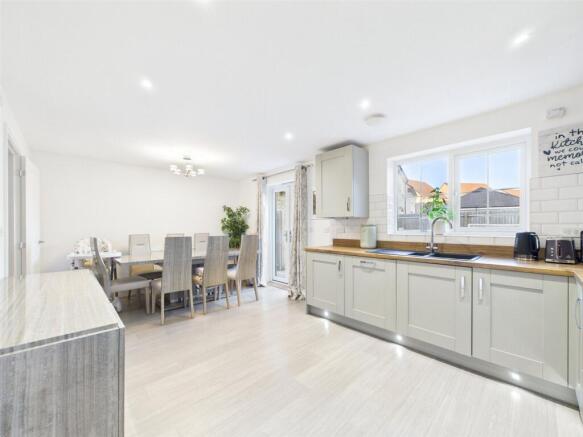 Somerdale Avenue, Brockworth, Gloucester, Gloucestershire, GL3 photo 4