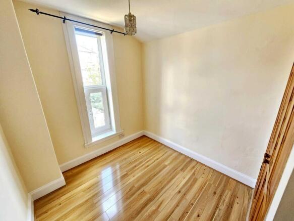 3 bed Terraced for sale Image 10