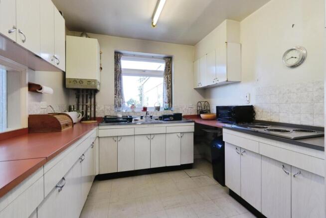 3 bed Flat for sale Image 7