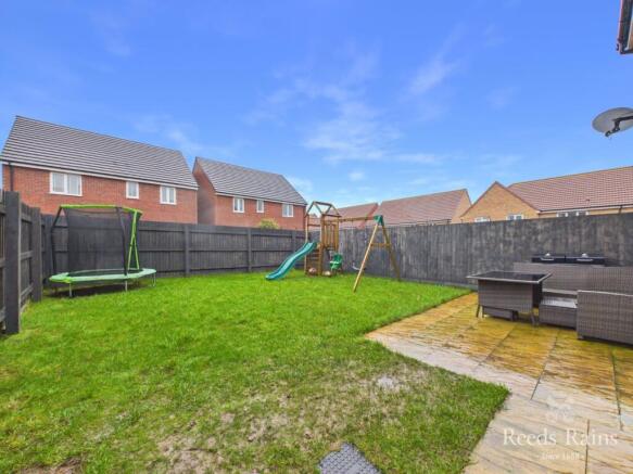 4 bed Detached for sale Image 11