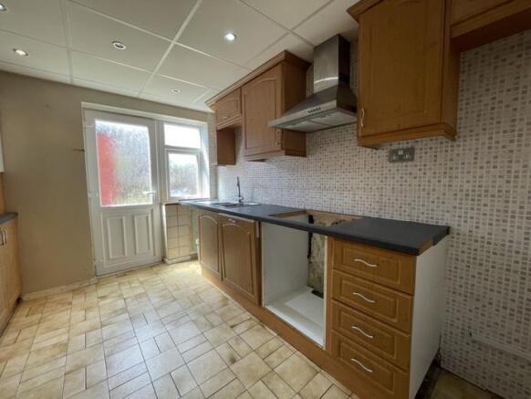 3 bed Terraced to rent Image 4