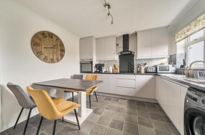 1429600-5-69b80fbadeb20