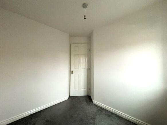 3 bed House to rent Image 11