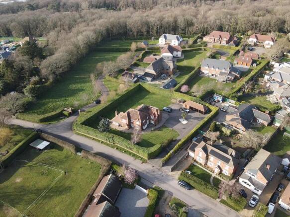 5 bedroom Detached with planning consent (lapsed)