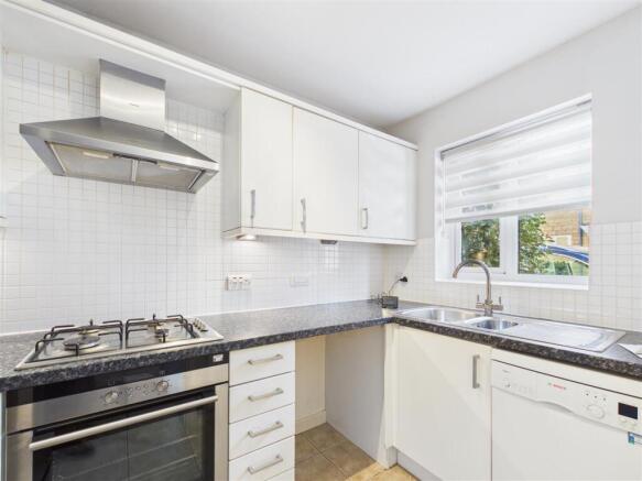 Kitchen 1.jpg
