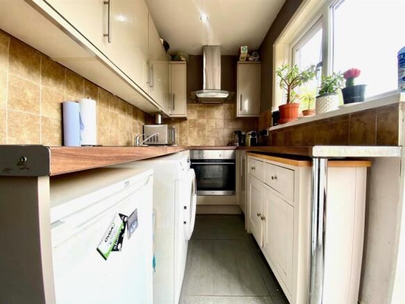 kitchen 1.jpg