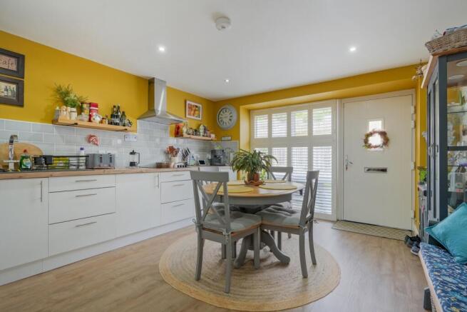 2 bed Town House for sale Image 6