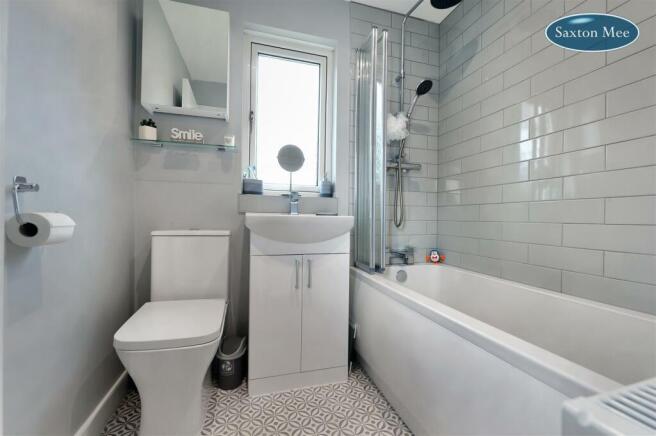 bathroom 1.jpg