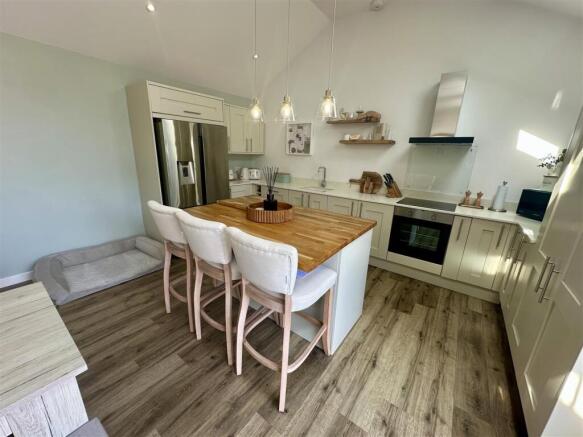 3 bed Detached Bungalow for sale Image 8