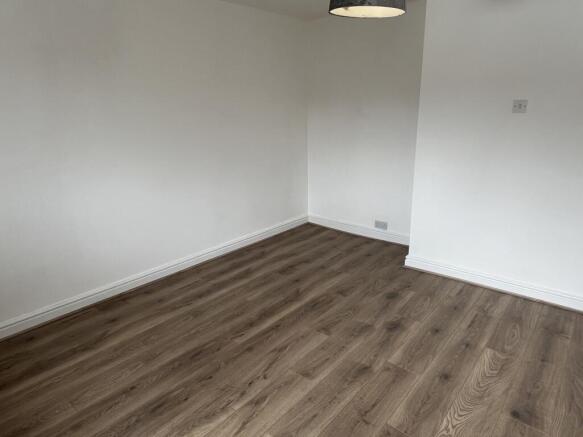 3 bed House to rent Image 9