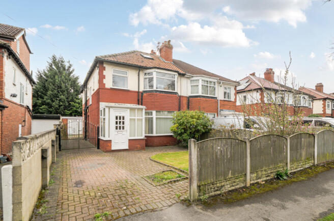 4 bed Semi-Detached for sale Image 10