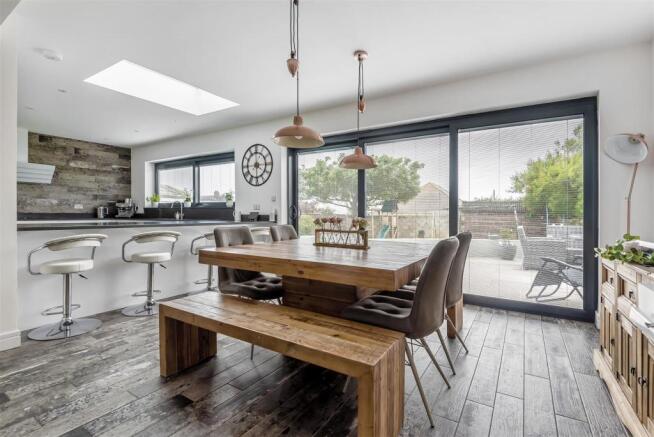 Dining Area.jpg