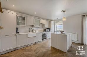 Flat 10, 1 Coxfarm Court, Millfield Close, Hornchurch RM11 1GR