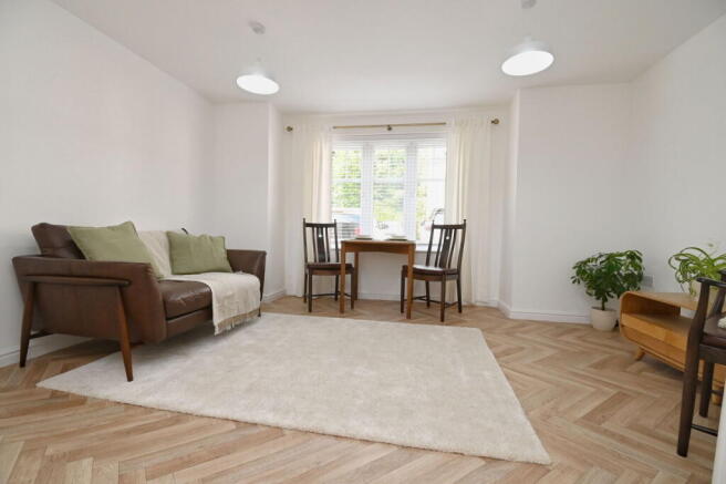 2 bed Ground Flat for sale Image 4