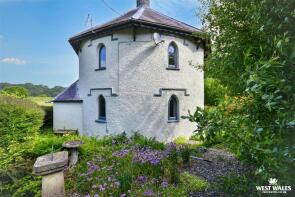 Llwyngwair Lodge, A487 Newport To Temple Bar Junction B4582, Newport SA42 0LX